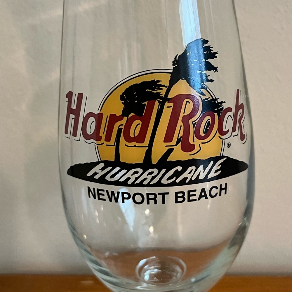 Hard Rock Cafe Hurricane Newport Beach Souvenir Beer Glass 20 Oz. - Picture 3 of 13